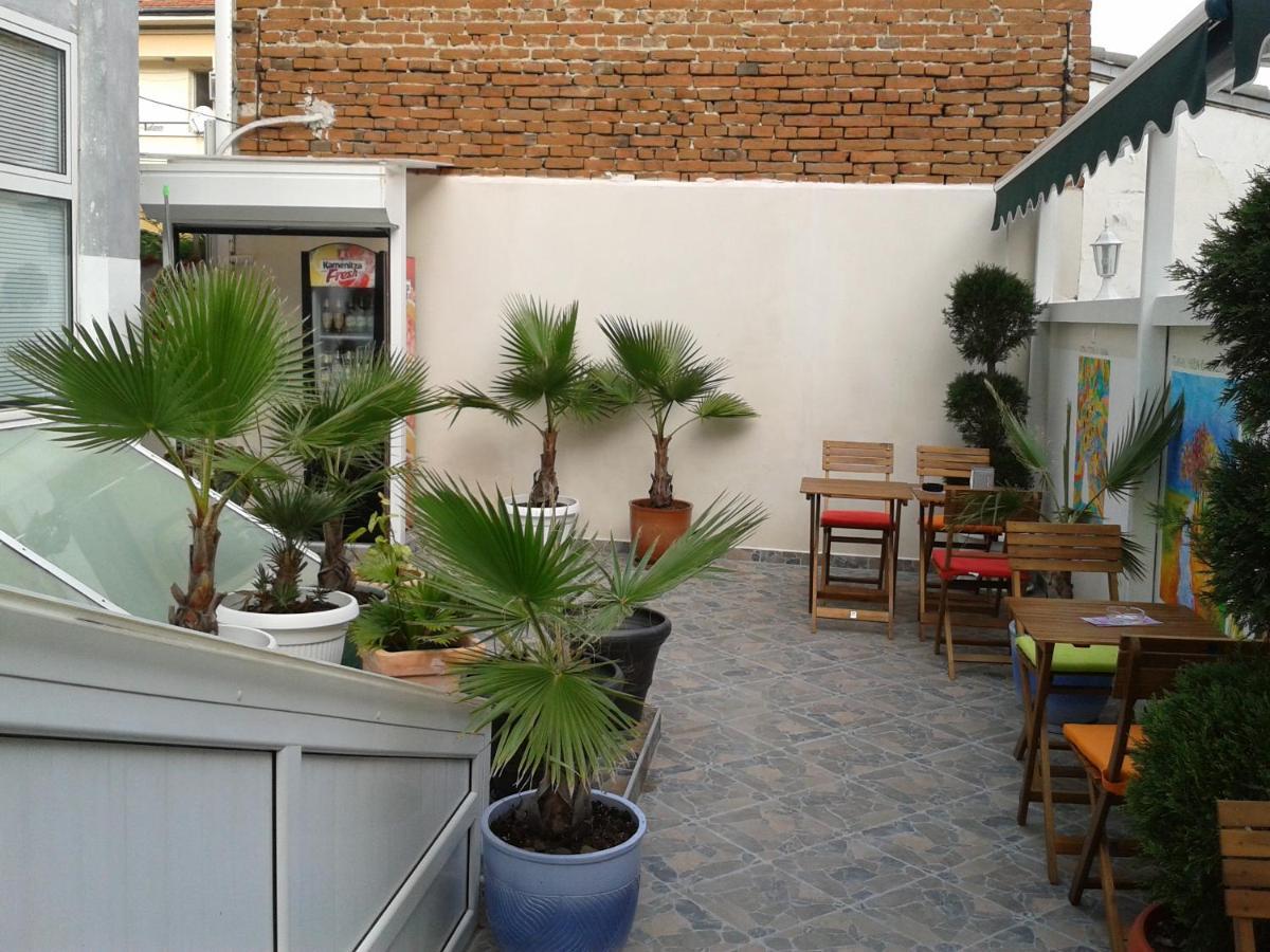 Red House Hotel Kyustendil Ngoại thất bức ảnh